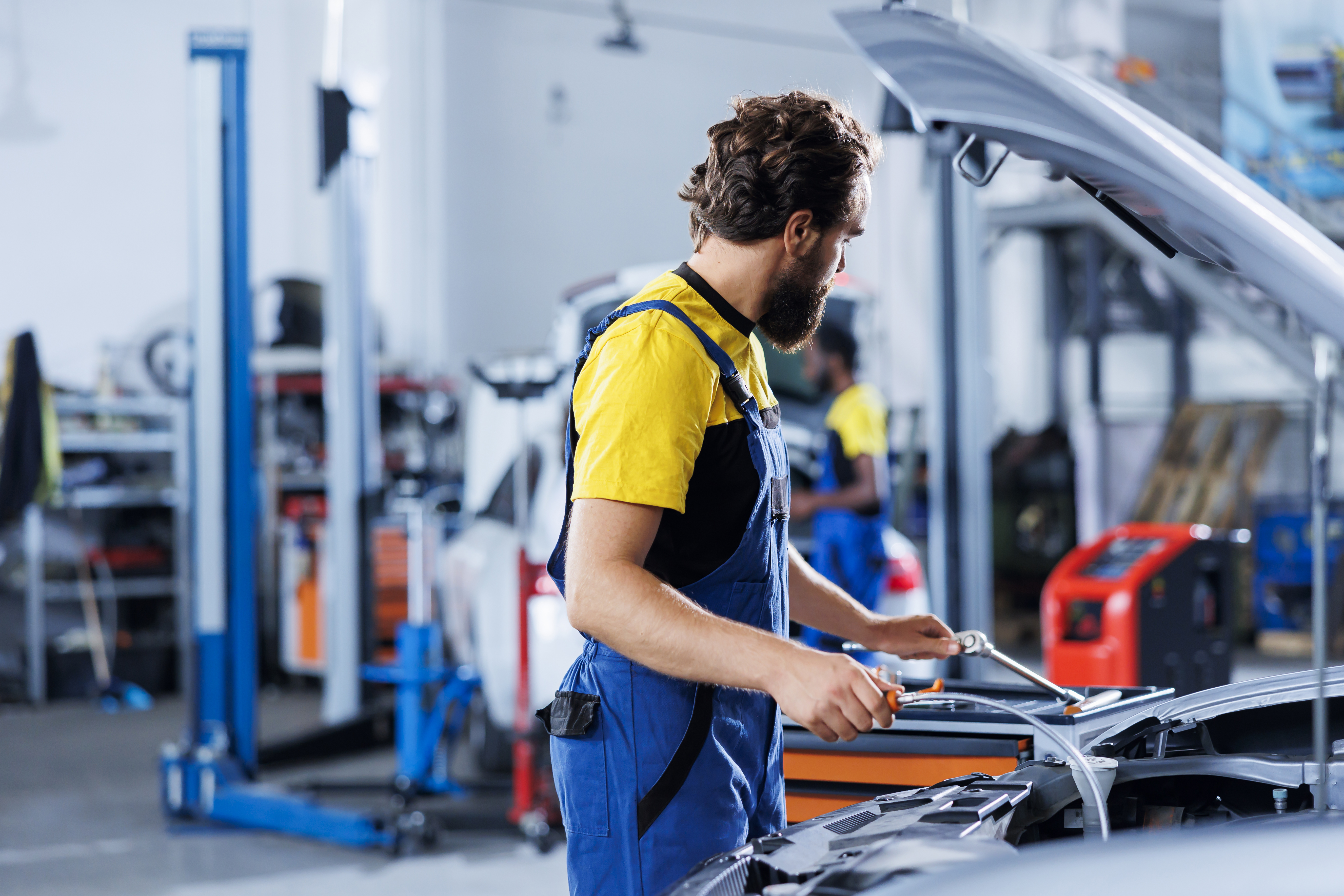Automatic or Manual: Which Transmission Fluid Does Your Vehicle Need?